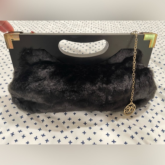 Faux Fur clutch bag - Picture 4 of 5